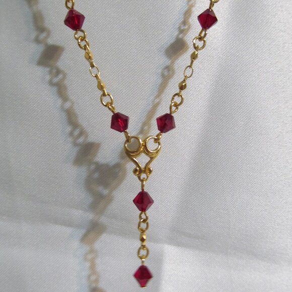 Vintage Avon Romantic Fantasy Necklace Faceted Ruby Red Beaded Goldtone - Picture 2 of 14